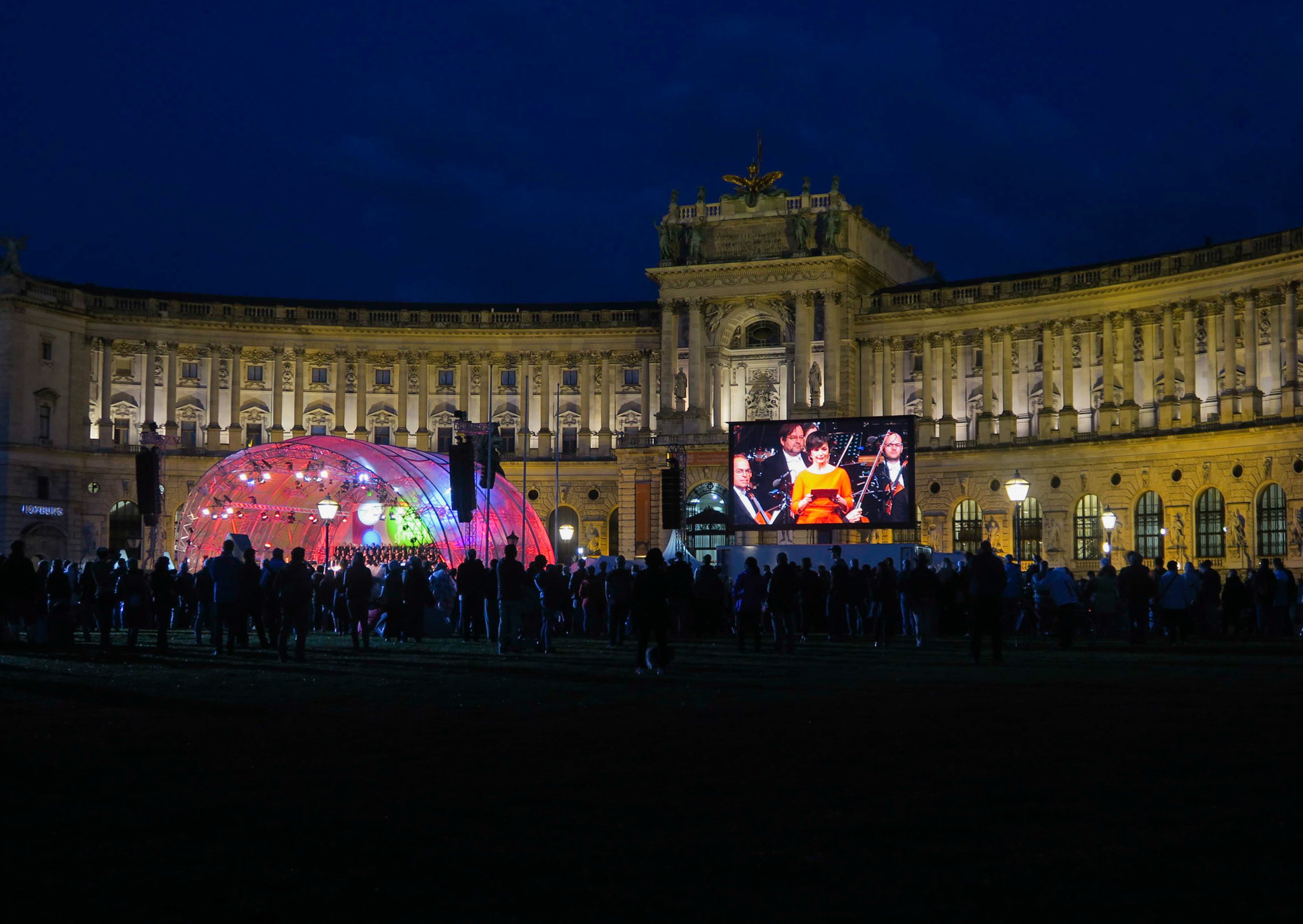 2026 May 05 - Weekly Travelogue - Vienna, Austria - Vienna - Heldenplatz