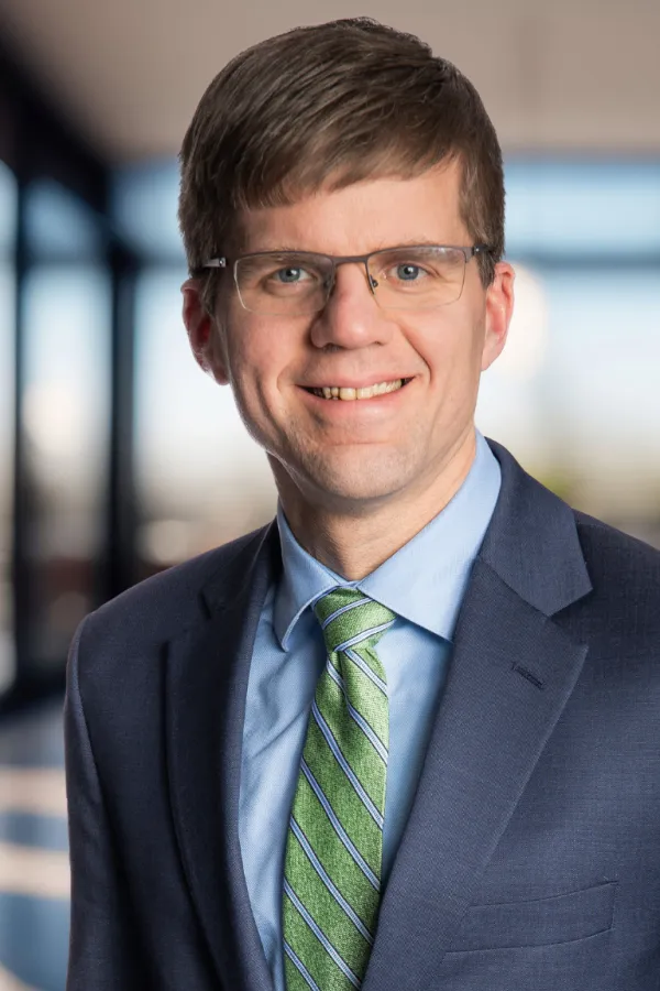 Dave Lenz_Square_Blurredbg4.png