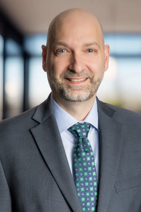 Kyle Gee_Square_Blurredbg4.png