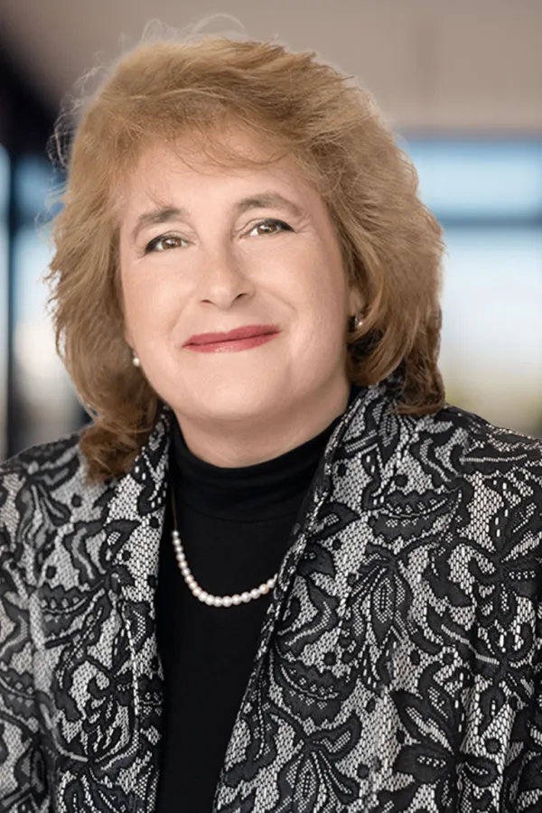 Jennifer Eschedor_Square_Blurredbg.png