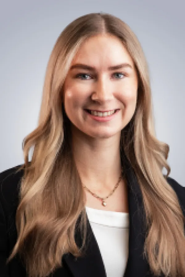 Charlotte McGrath Headshot.png