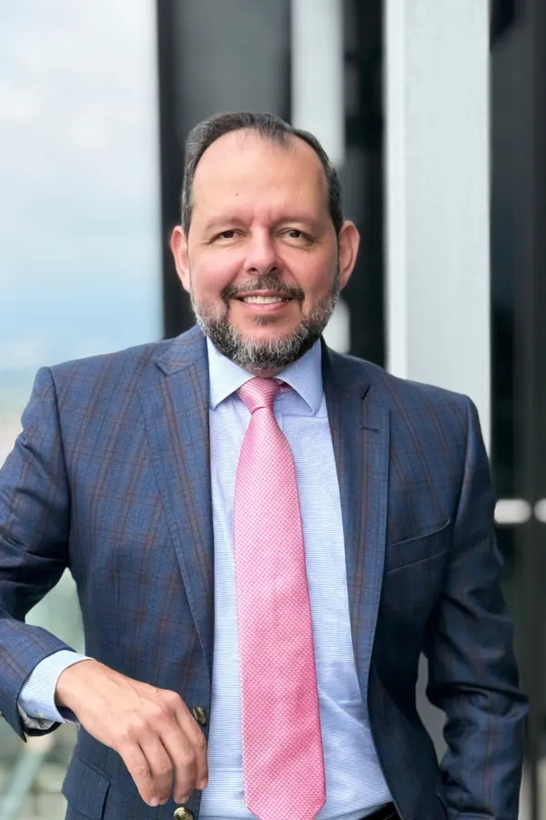 Luis E. Solano Rojas