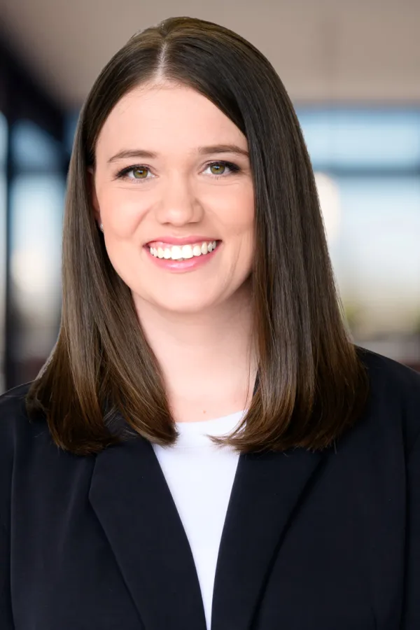 Anna Meredith_Square_Blurredbg2.png