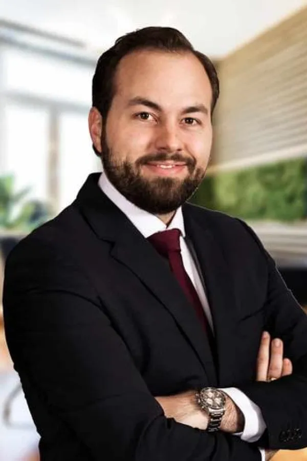 Dr. Simon Kraemer LL.M..jpg