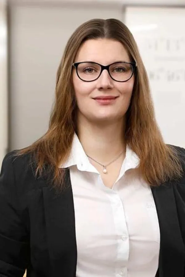 Julie Schaefer.jpg