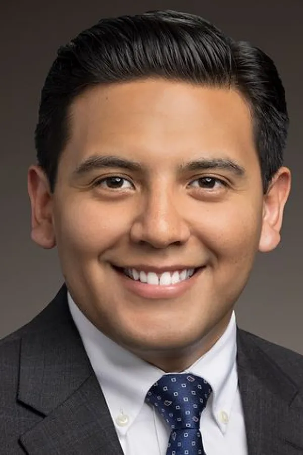 Jos&eacute; L. Parra