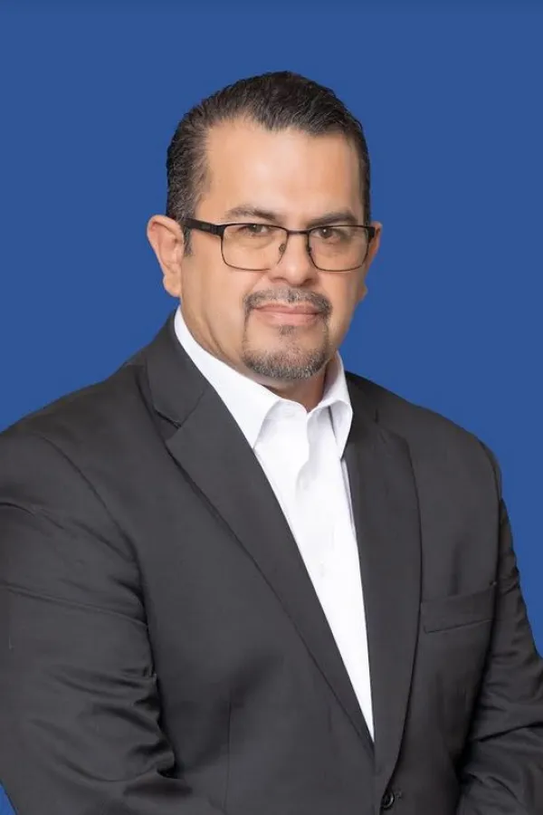 Claudio V&aacute;zquez